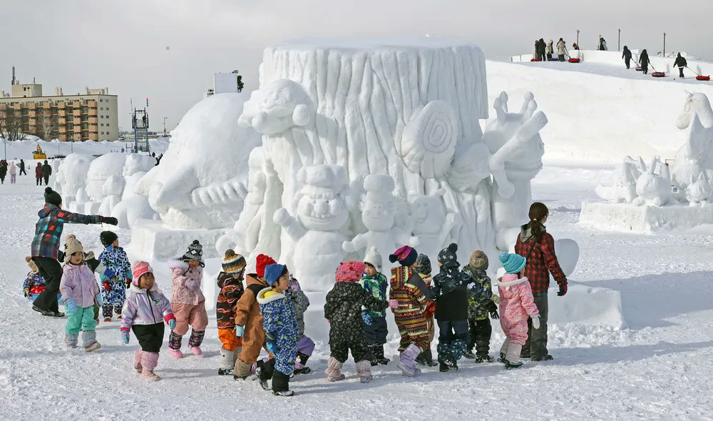 旭川冬まつり、会場にぎわう　悪天候で開幕セレモニーは中止　氷彫刻世界大会もスタート