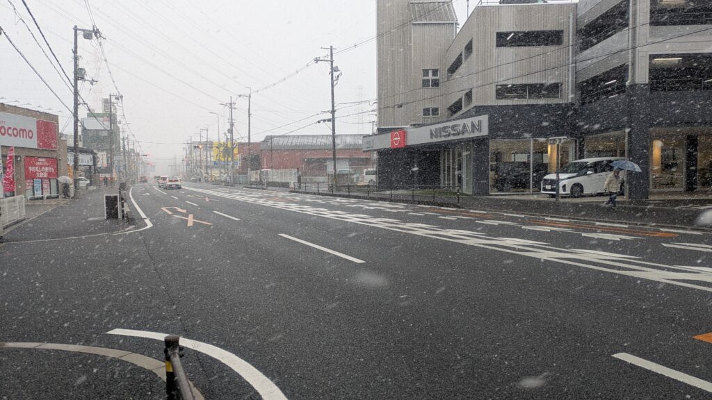 【大阪】国道上で転倒していた男性を後続車がはねる　車はそのまま逃走　男性はその後死亡