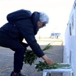 【社会】 コロナ集団感染「ダイヤモンド・プリンセス」寄港から６年、元乗客が献花「世話してくれた船員の涙忘れない」