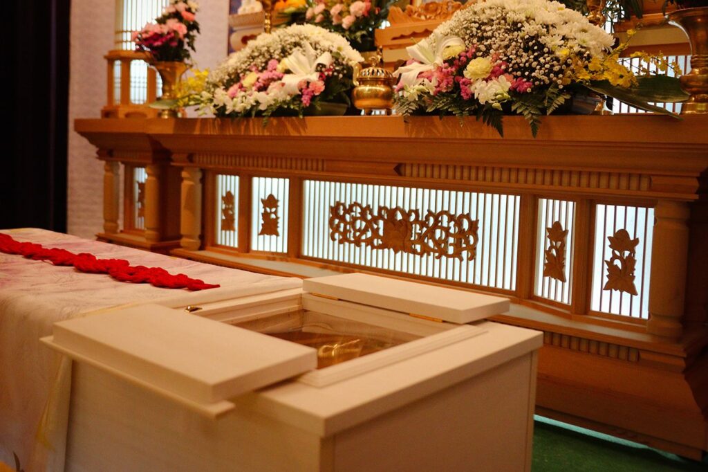 東京都、火葬料金が高騰、民間火葬場の公営化が進まなかったため、東京博善が独占的に運営