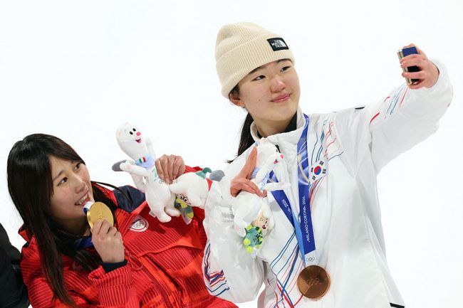 【ミラノ五輪】韓国女子、日本語で「やばい」　スノボ村瀬心椛に逆転許す、金メダル決着→日本語で称えた友好シーン