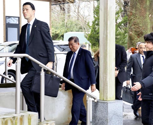 石破の応援、告知せず郊外の神社でひっそりと　旧石破派陣営「前に出したくない存在」