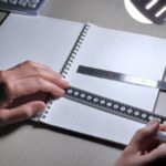 光を吸い込む「漆黒の定規」　目盛りの白飛び問題を解決する「無反射定規」発売