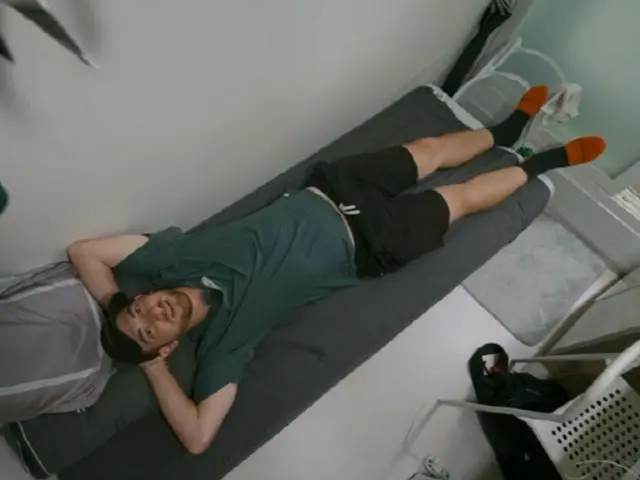 【まるで刑務所のように狭い】 韓国のコシウォンを訪れた米国人ユーチューバー