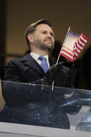 バンス米副大統領、五輪代表の発言に忠告　政治的領域入れば「反発覚悟を」