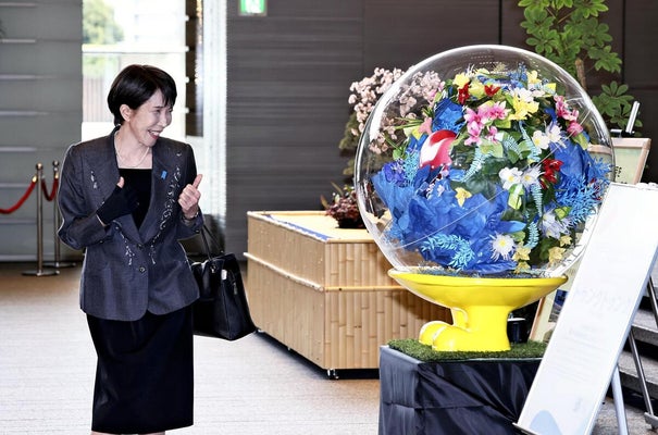 高市首相、園芸博公式キャラ「トゥンクトゥンク」と掛け合い…「しゃべれるようになったんやね」…横浜