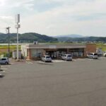 なぜ、地方のコンビニ駐車場は「無駄に広い」のか？