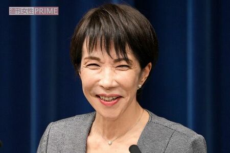 高市首相は「女性のお面をかぶった安倍元首相」専門家が見定める〈公約の行方と秘めたる野望〉