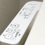 「おじさんが使うイメージ」「外出先は怖すぎて無理」…意外と多い？ウォシュレット「拒否派」の本音