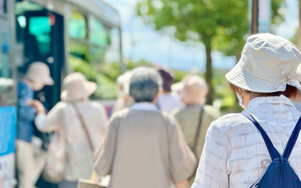 日本が外国人を拒否した場合に待っている悲惨な姿　レストランは長蛇の列、バスや鉄道の便数はへり、病院は廃業する…《大学教授が解説》