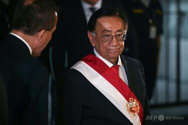 ペルー暫定大統領、「早い年齢での性行為は女性の心の将来に役立つ」発言で非難の的に