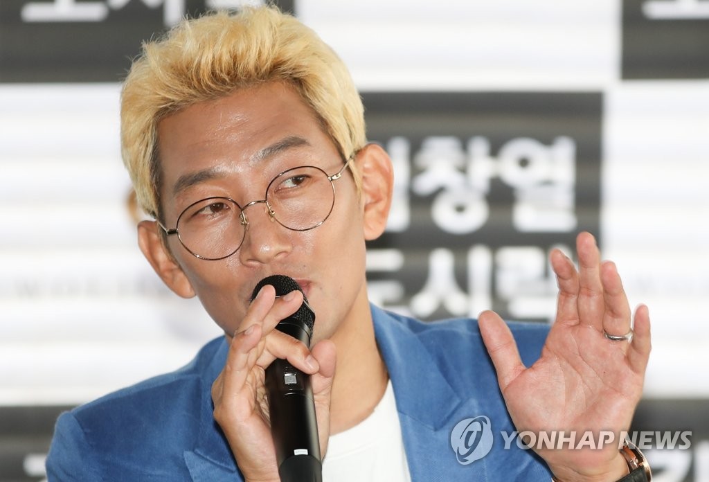 【聯合ニュース】歌手のキム・チャンリョルさん　日本で入国拒否＝背景に領土問題か