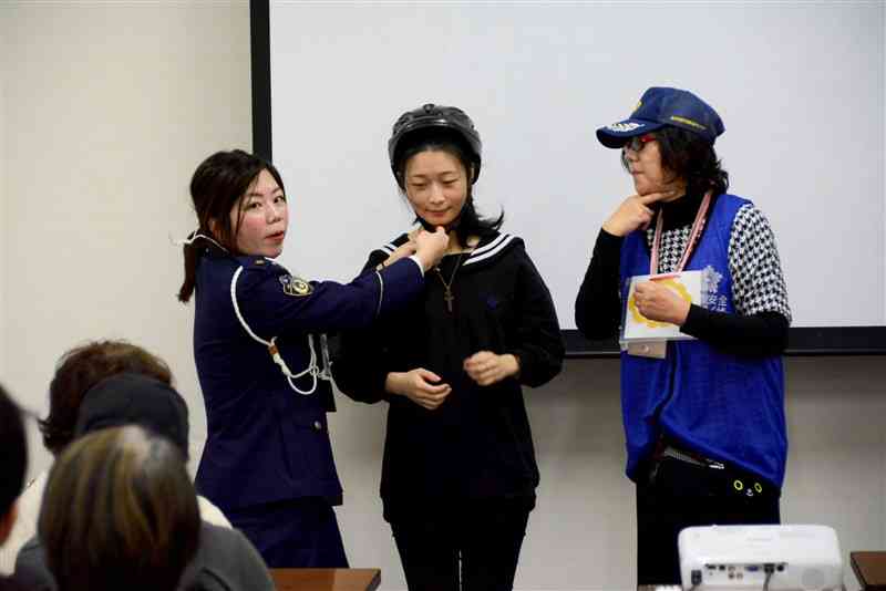 【青切符】熊本市で外国人向け交通安全教室　韓国籍のキムさん「ルールを守って安全運転を心がけたい」