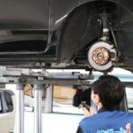 自動車整備工と事務職の年収逆転　人手不足でブルーカラー賃金伸びる