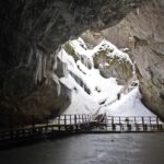 【国際】氷の洞窟で発見された太古の細菌株、現代の抗生物質の一部に耐性　ルーマニア