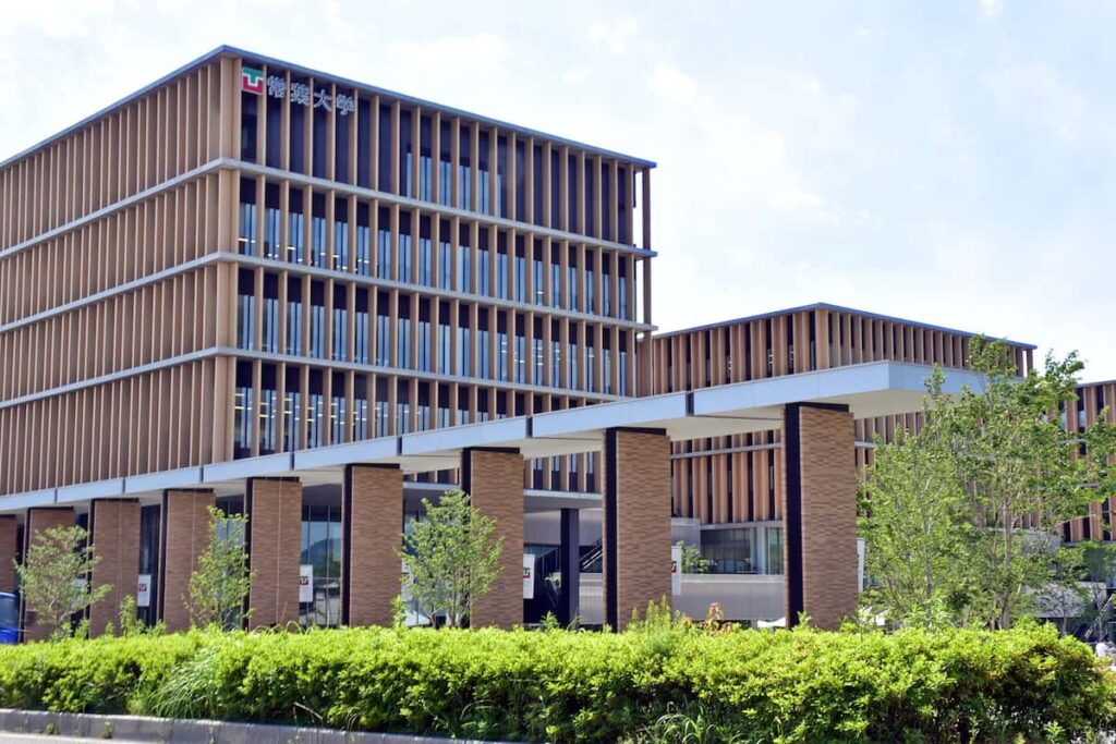 常葉大の浜川栄教授が首相を「高鬱と呼ぼう」　大学側「誹謗中傷投稿を確認、厳正に対処」