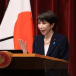 飲食料品の消費税は軽減税率に戻すと首相