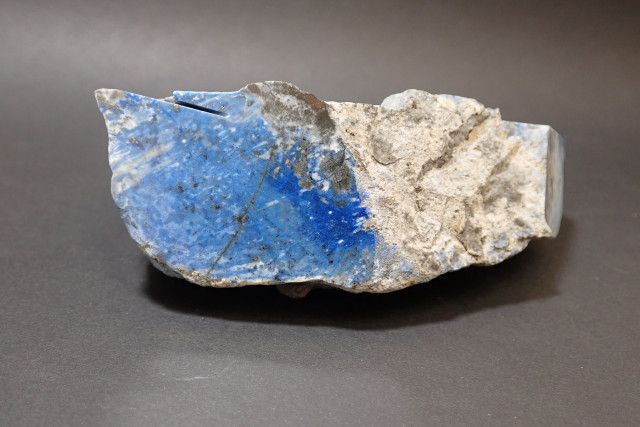 【新潟・糸魚川で日本産ラピスラズリ発見】国内で初の産出確認