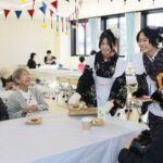 “ネコ耳”スタッフが家族連れら出迎え　「猫の日」に燕市で飲食・物販イベント