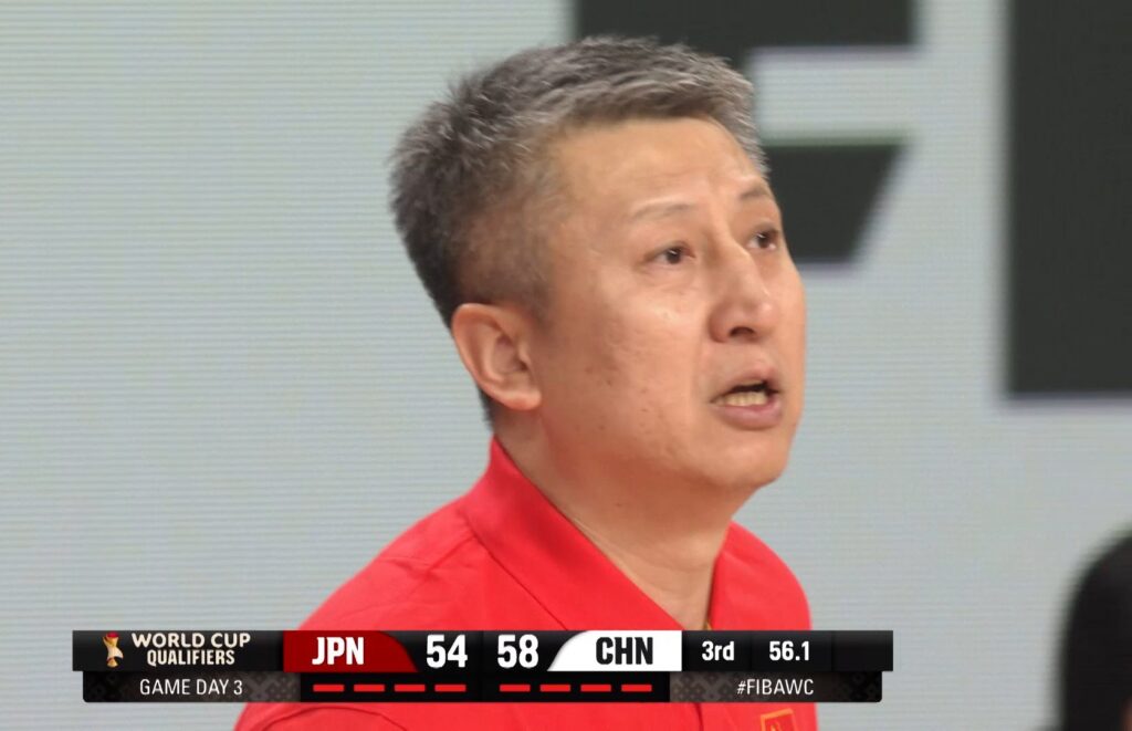 バスケ日中戦、中国コーチが日本のドリブルをカット…　→　常　習　犯　で　し　た