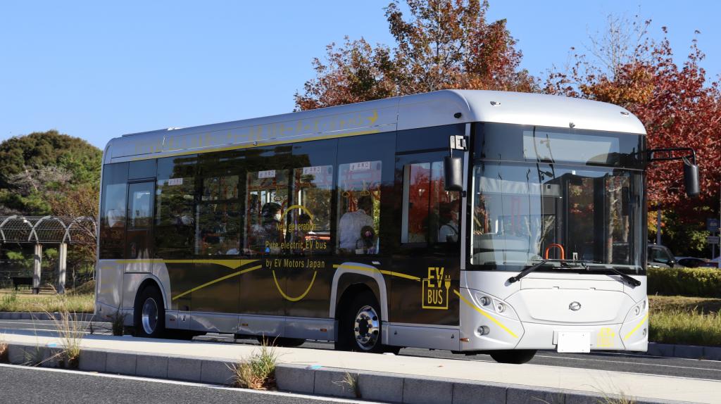 【大阪万博に乗じた使い物にならない中国製EVバス、公式には約250台導入だった筈が、実際には300台以上を購入】1台約3,850万円（税抜）だとすると、１２６億円が中国に！！