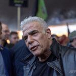 【イスラエル主要野党指導者、政権および軍との団結表明】「このような時こそ、われわれは団結し、共に勝利する。連立政権も野党もない。国民は一つ、イスラエル国防軍（IDF）も一つ。全国民が彼らを支持する」