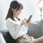 女性「iPhoneの画面をバキバキで使っている男性は汚部屋に違いない。付き合うのは無理。」
