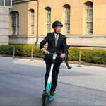 京都府、LUUPを公用車として導入、職員の移動効率化を図る、旅費法改正でLUUP利用が公費支出の対象