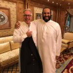 サウジ皇太子とエプスタインが写る2017年の写真、最新エプスタイン文書で公開