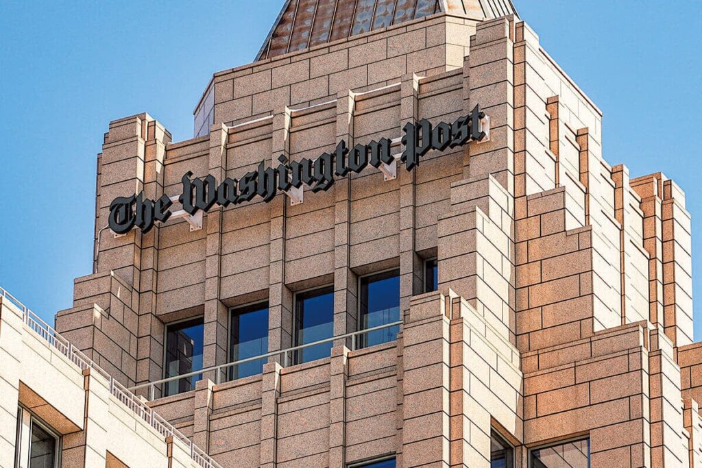 【アメリカ】ほぼ全ての新聞が消えていく・・・紙の新聞の発行部数が過去２０年間で７０％減、広告収入は８０％減少した、ニュースメディアを信用しているというアメリカ人は２８％にまで減っている