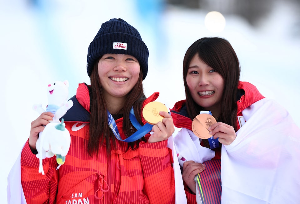 五輪＝スノボ女子スロープスタイル、深田が日本女子最年少の金　村瀬は銅