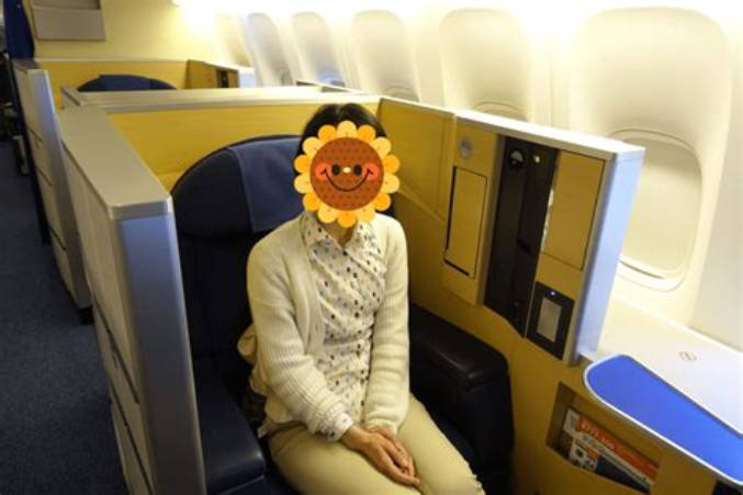 【定期】39歳男性「誕生日にファーストクラスに乗ったのに何のお祝いも無かった…期待した自分が馬〇でした」