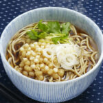 「へい!たぬきそばおまち!」「なんやこれ…お揚げさんが入ってないやないか！」