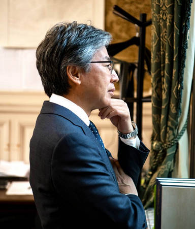 【中道・共同幹事長・安住淳氏】「朝食にクリームパンを食べる際、足を組んでいたのを態度が悪いと批判された。中道だったら犬でも猫でも憎いのか、バカヤロー！」