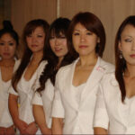 【質問は何ですか？】「裸同然のコンパニオンが多数入ってきて。集団ハニートラップ」「チャイナのママさんが芸大卒業…」