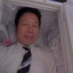 中革連・米山隆一氏、棺桶に入るパフォーマンス動画をアップロード