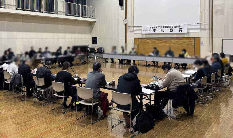 日教組、日本兵が住民を〇害したり、赤ちゃんを銃剣で突き〇したりする「平和劇」を中学校で上演