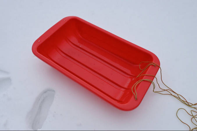 除雪した雪を運ぶ「ソリ」、盗まれる    札幌