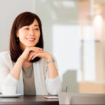 【悲報】44歳婚活女子「タイムリミットが迫っています…でも低収入の変な男しか寄ってこない…」