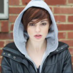 イギリス人「日本人は政策でなくイメージで勝つ。具体例は話すな。ハキハキと答えろ。」