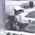 【悲報】東京でランボルギーニが警察官2人を轢き、車を置いて逃走中ｗ