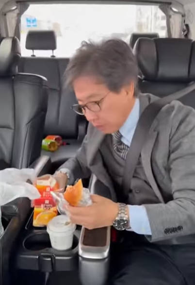 中道・安住淳さん「クリームパン食べて叩かれるひどい時代だよ」「次はカレー食べて叩くのかな？」