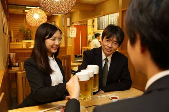 【朗報】1回飲み会を我慢して寄付するだけで日本の未来が救われると判明！！