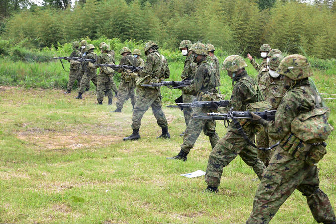 【9条改憲】パヨク『自衛隊が明記されれば徴兵制が可能になるっーー！！』→→ Ｘ民『現実と乖離している条項は削除する必要があり。自衛隊の「国軍」として明記とその運用の制限を記述する必要があるでしょ』