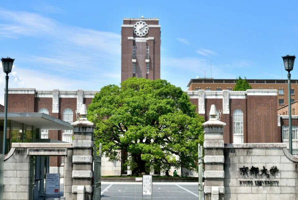 京大教授「日本のリベラルは理想論で子供っぽい独特の政治思想」