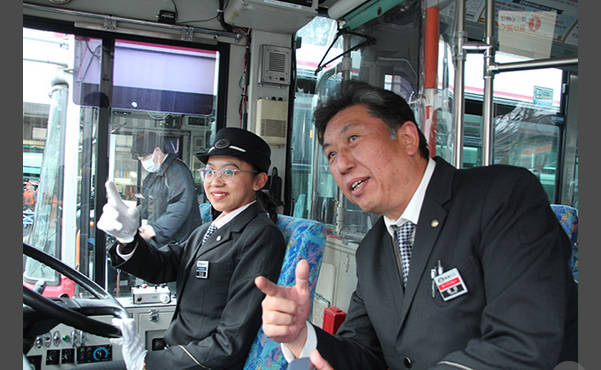 外国人バス運転士、採用開始！初のインドネシア人女性バス運転士誕生へ