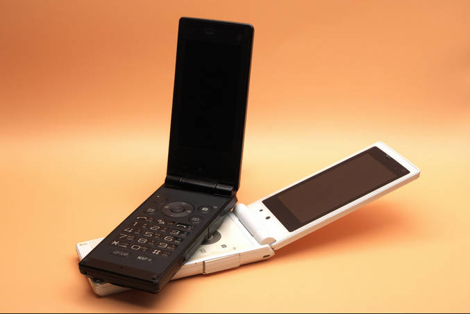 【電話】ガラケー、3Gは使用不可に　0円で機種変更も　ドコモ「混雑前に早めに（Hurry up!）」