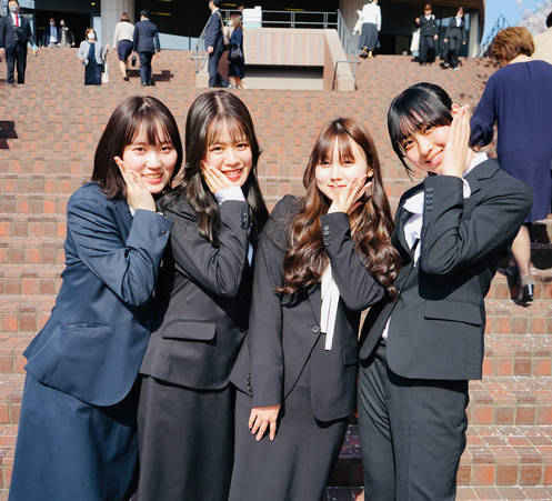 「なぜ関西人は東京でも関西弁をしゃべり続けるのか？」という問いの深層にあるもの