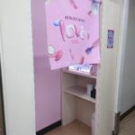 セブンイレブンが店内に化粧直しスペース　学生街で順次導入、ヘアアイロン有料貸し出しも