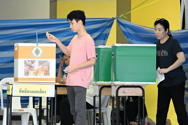 【国際】国民投票で憲法改正承認　　タイ